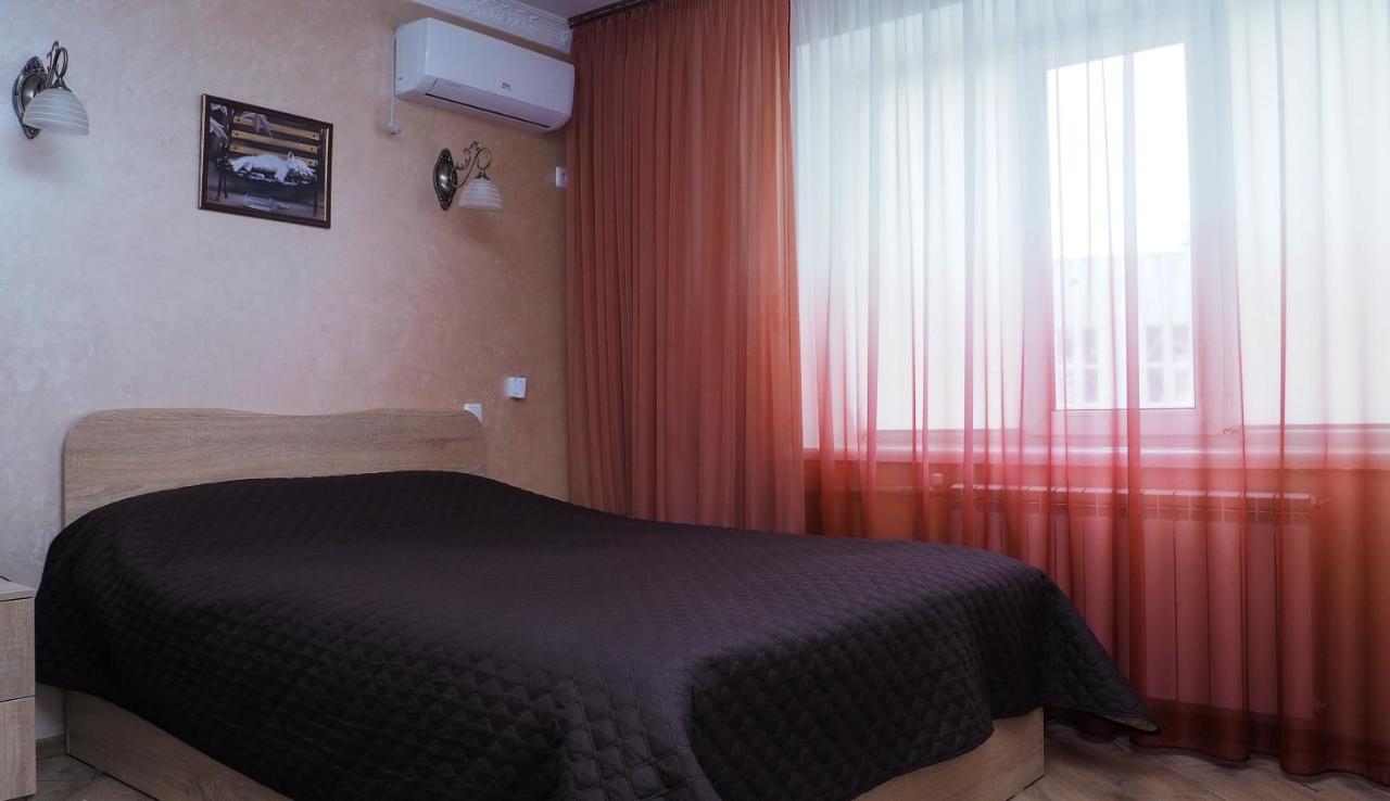 Hotel "Nizhyn" Екстериор снимка
