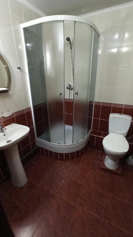 Hotel "Nizhyn" Екстериор снимка