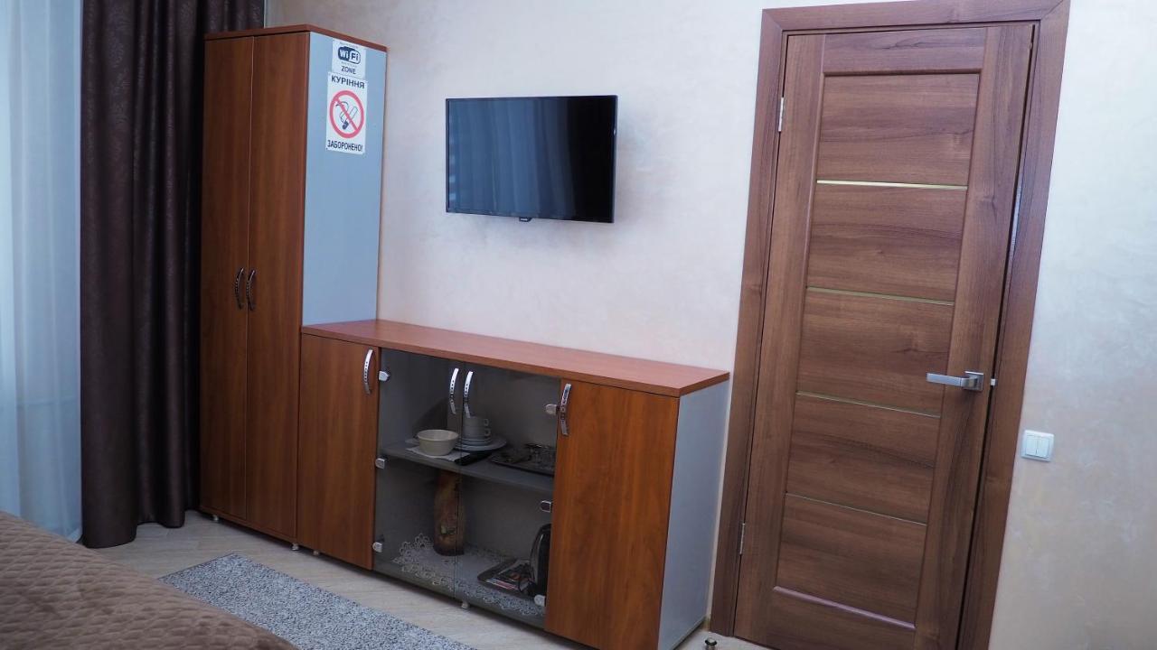 Hotel "Nizhyn" Екстериор снимка