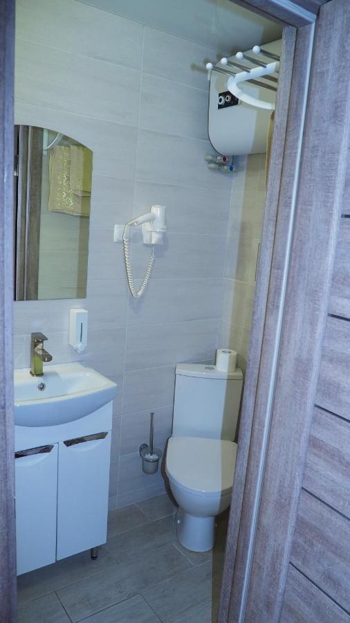 Hotel "Nizhyn" Екстериор снимка